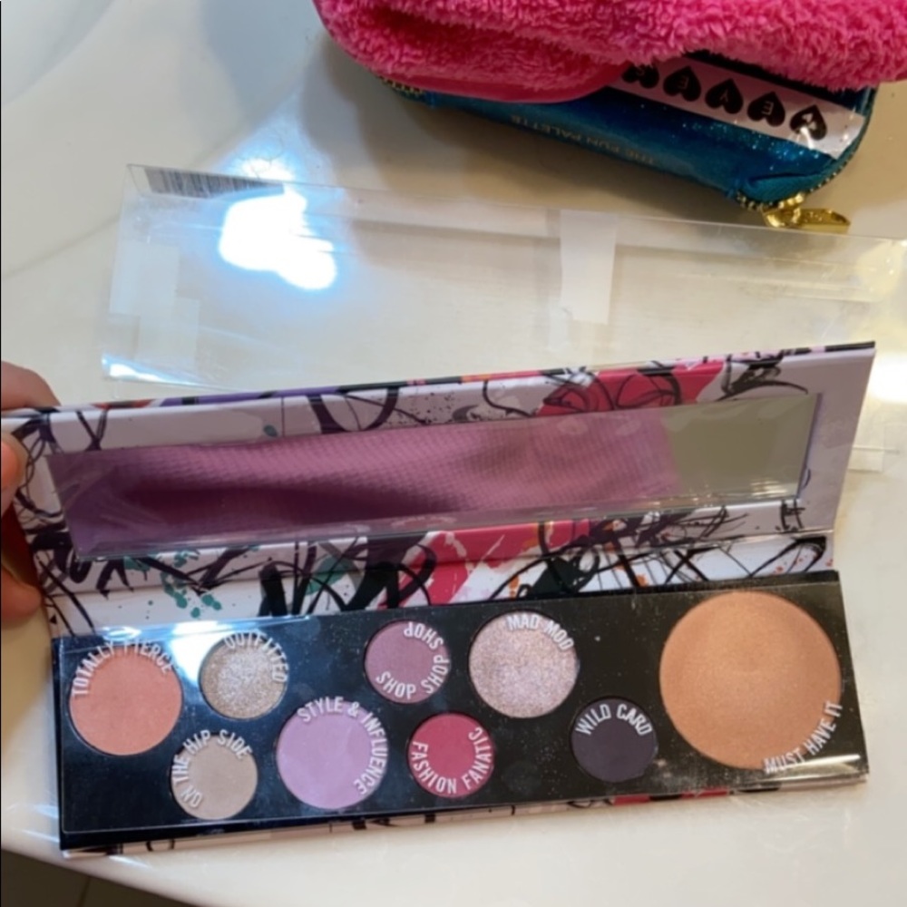 NWT Fashion Fanatic MAC Palette